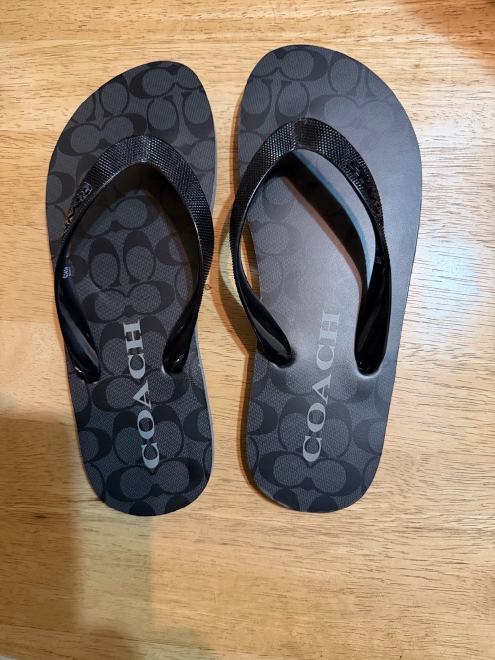 NWT..Coach Black Signature Print Flip Flop Sandals Size 5/6 - Picture 5 of 8